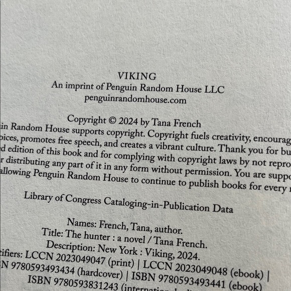 Tana French Hardcover Book Set - The Searcher & The Hunter - Picture 13 of 13